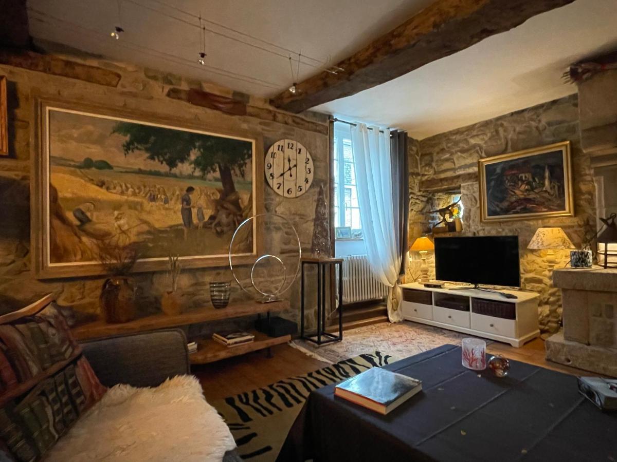 Appartement De 1634 Avec Balcon Au Sud Sur Jardin En Plein Coeur Historique Treguier Exterior photo