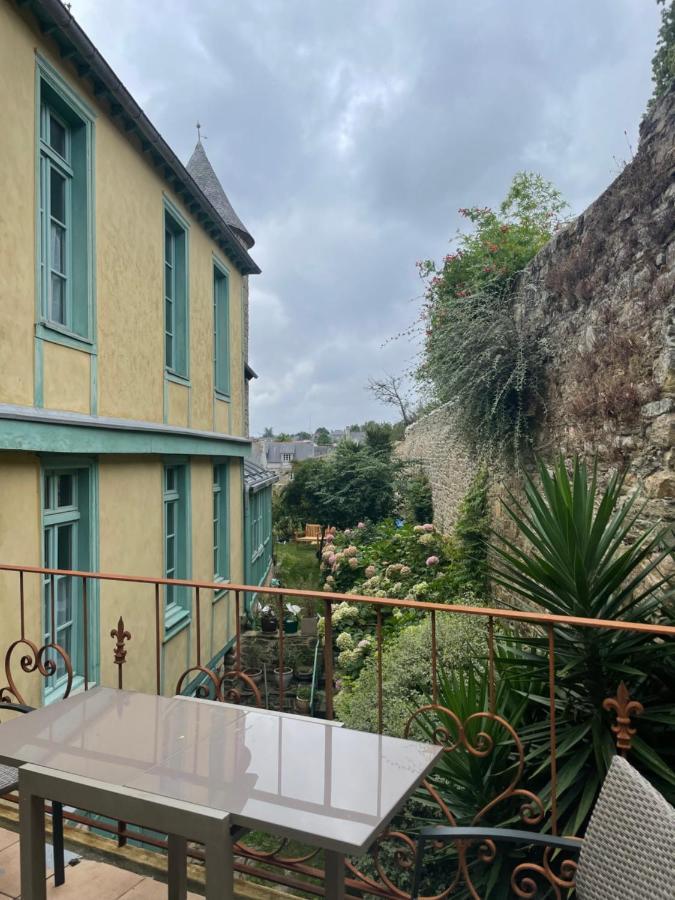 Appartement De 1634 Avec Balcon Au Sud Sur Jardin En Plein Coeur Historique Treguier Exterior photo